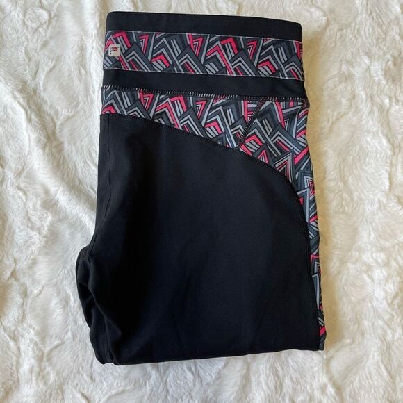 Fabletics Capri Legging - Women’s M - Picture 6 of 6